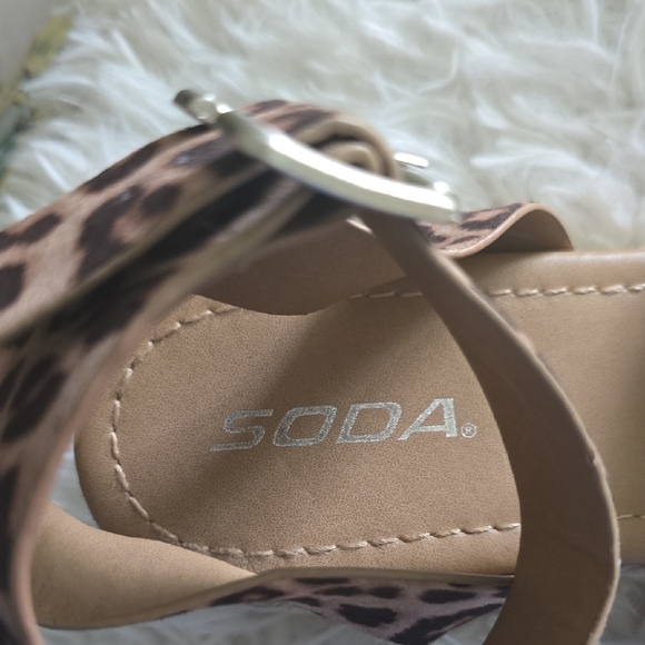 Leopard Print Sandals - Picture 2 of 3